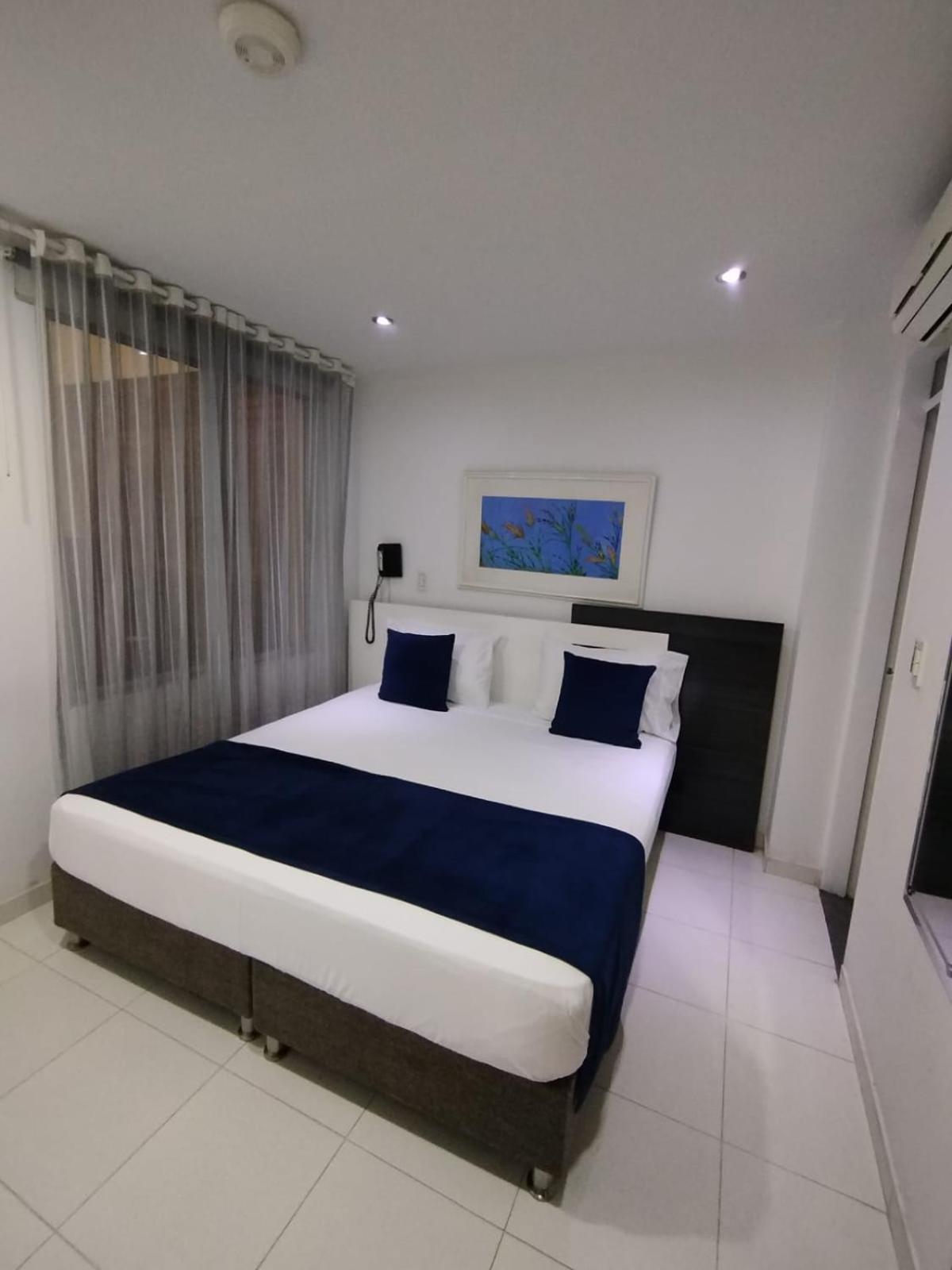 Bahia Hotel *
